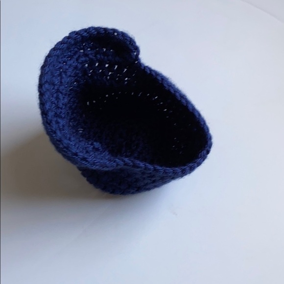 New York Yankees Hand-Knit Newborn Hat - Picture 10 of 14